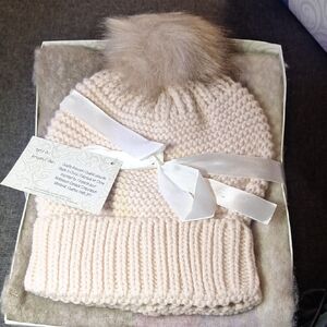 Elegant Cream Knit Scarf & Wrap Set
